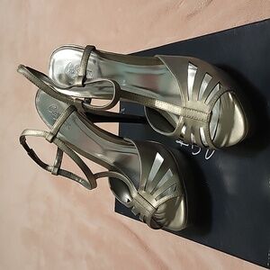 Women high heel shoes